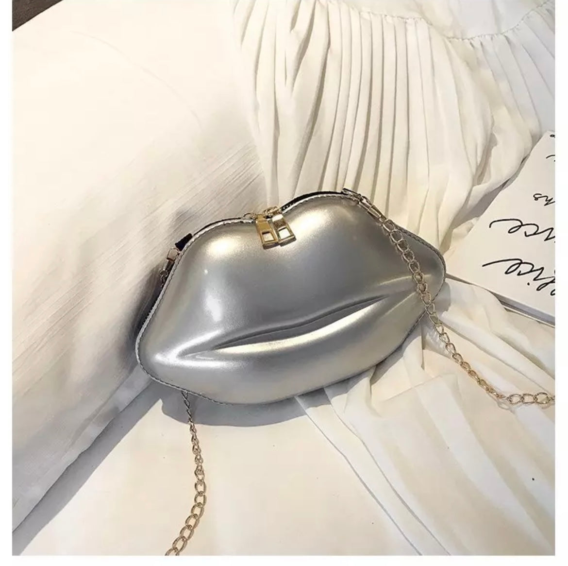 Lip clutches